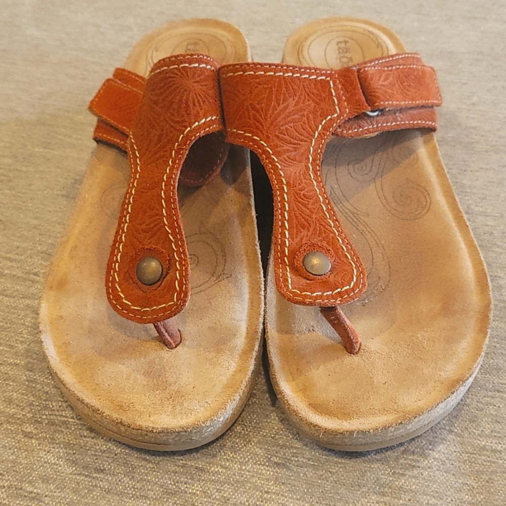 Taos Thong Sandals, Deep Orange, size 8